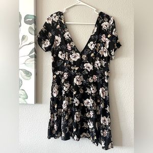Forever 21 black floral dress, size L
